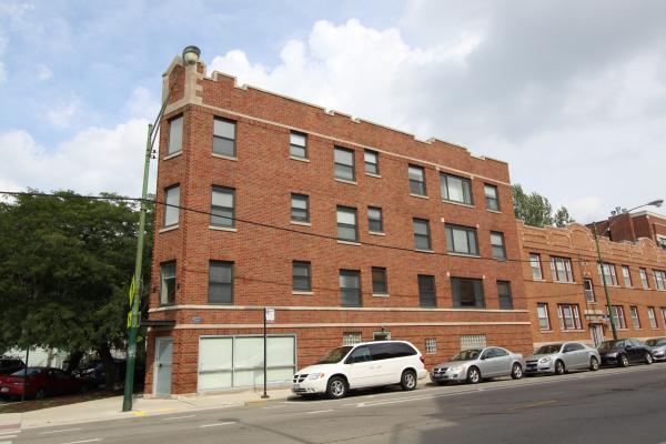Fully leased 10 unit apartment building in Roscoe Village