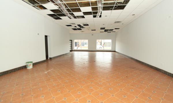Large open area for showroom or storage