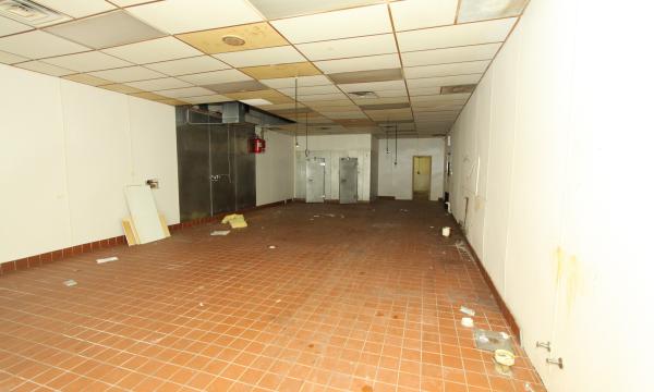 Former commercial kitchen space with potential