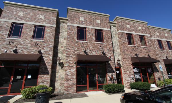 1,386 SF retail/office condo on Bartlett Rd. in Westgate Commons