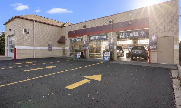 Subject property is a single tenant net leased Jiffy Lube 3
