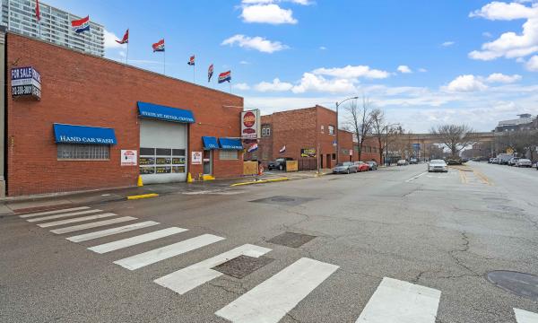 Single-Tenant Commercial Property in the South Loop 2
