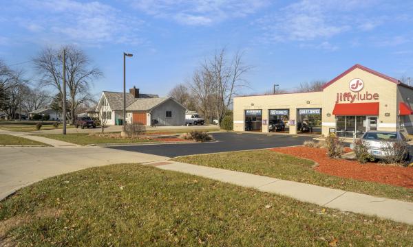 Subject property is a single tenant net leased Jiffy Lube 2