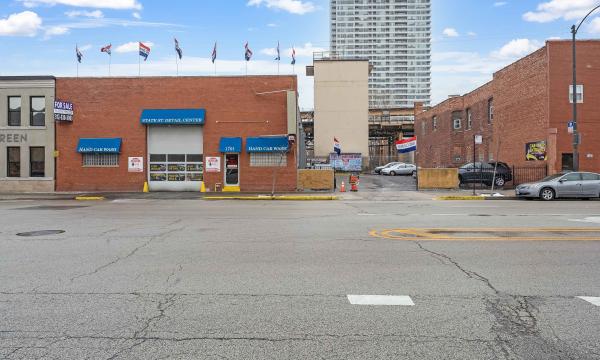 Single-Tenant Commercial Property in the South Loop 4