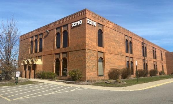 2-Story Office Building in Prime Location in Oak Brook