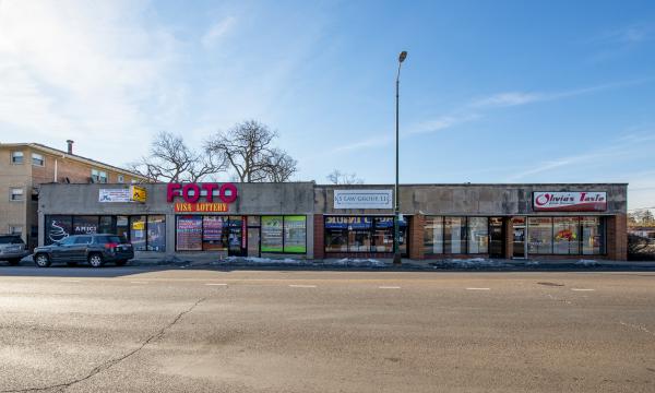 AUCTION - May 13, 2021: 8,500 SF of Multi-Tenant Retail Near Belmont and Harlem