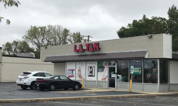 Free-standing retail building for sale at Irving Park and Barrington in Hanover Park
