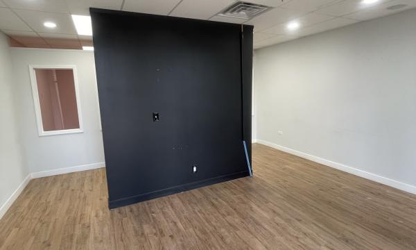 Prime Mixed-Use Property in Oak Park 2