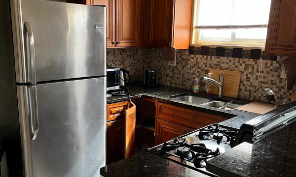 Apartment Building in Canaryville Neighborhood 4