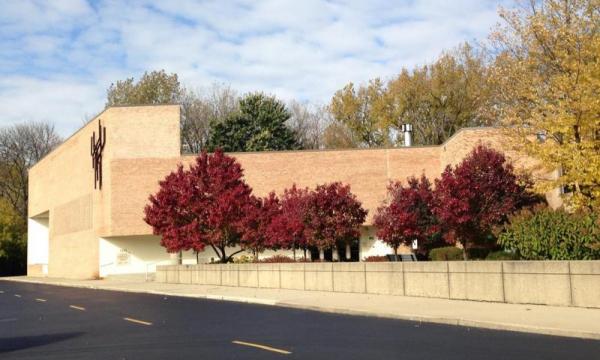 School and religious facility for sale on Lake Cook Rd in Highland Park