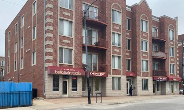 900 SF Storefront For Sale on Corner of Berwyn & Lincoln