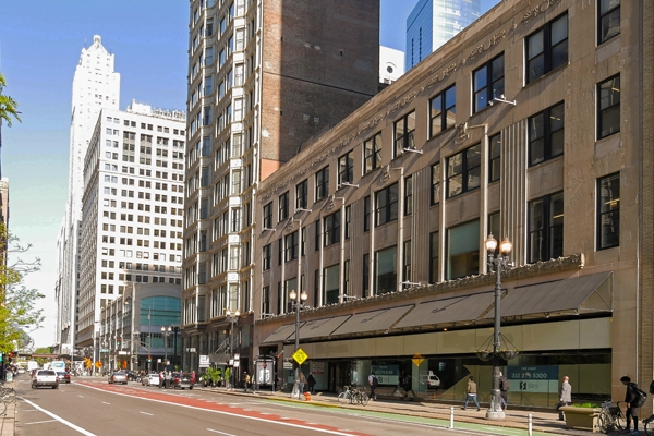 Commercial property sales in Chicago